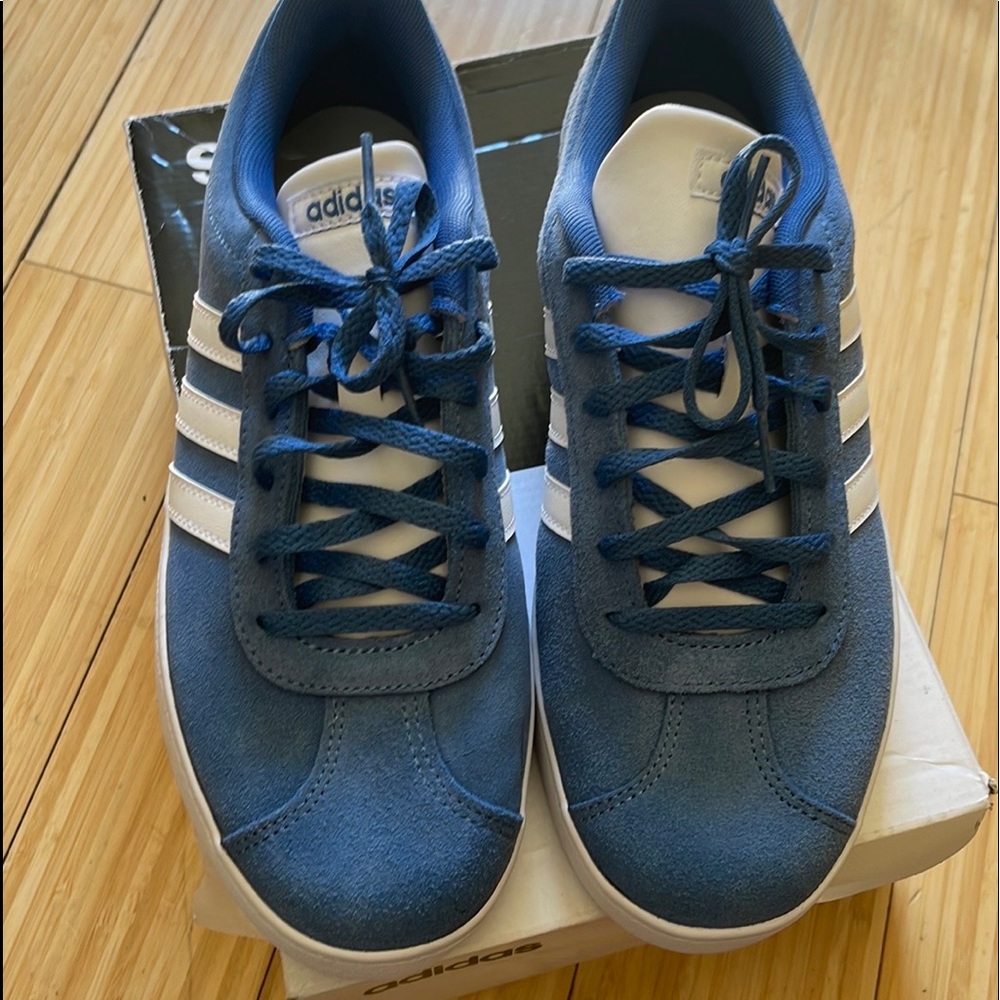 Grade school( kids 7 womens 9) adidas
